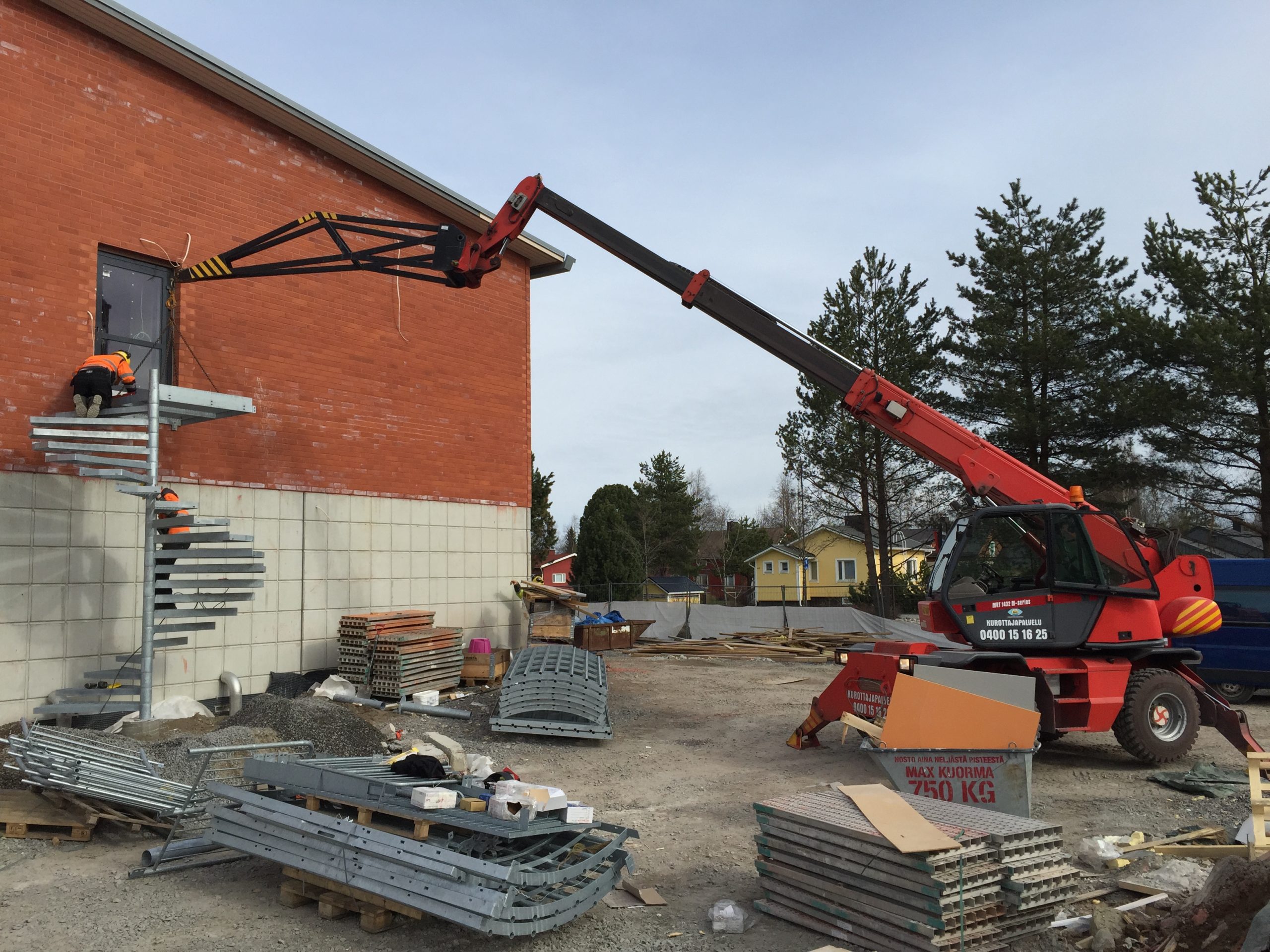 IMG_0083 Manitou MRT 1432 kurottaja